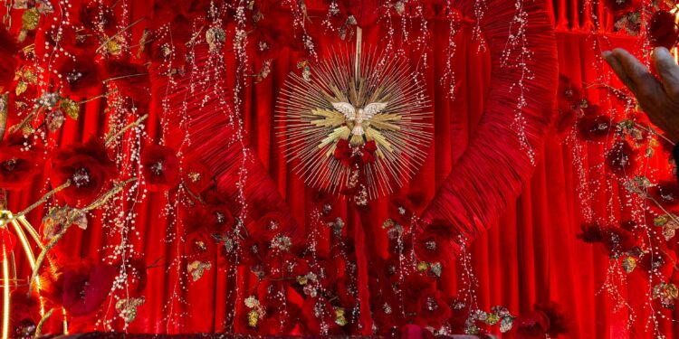 Tradição e devoção marcam o encerramento da Festa do Divino de Mogi das Cruzes 2026