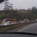 Batida entre dois carros complica trânsito na rodovia Mogi-Dutra